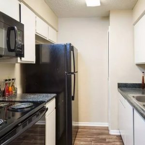 woods-of-elm-creek-interior-kitchen-1